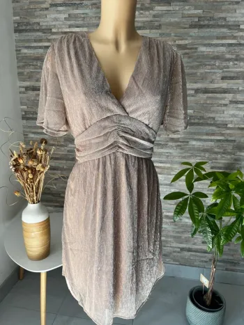 Robe beige rose poudré