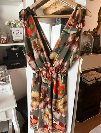 Robe été kaki à fleurs T.U neuve
