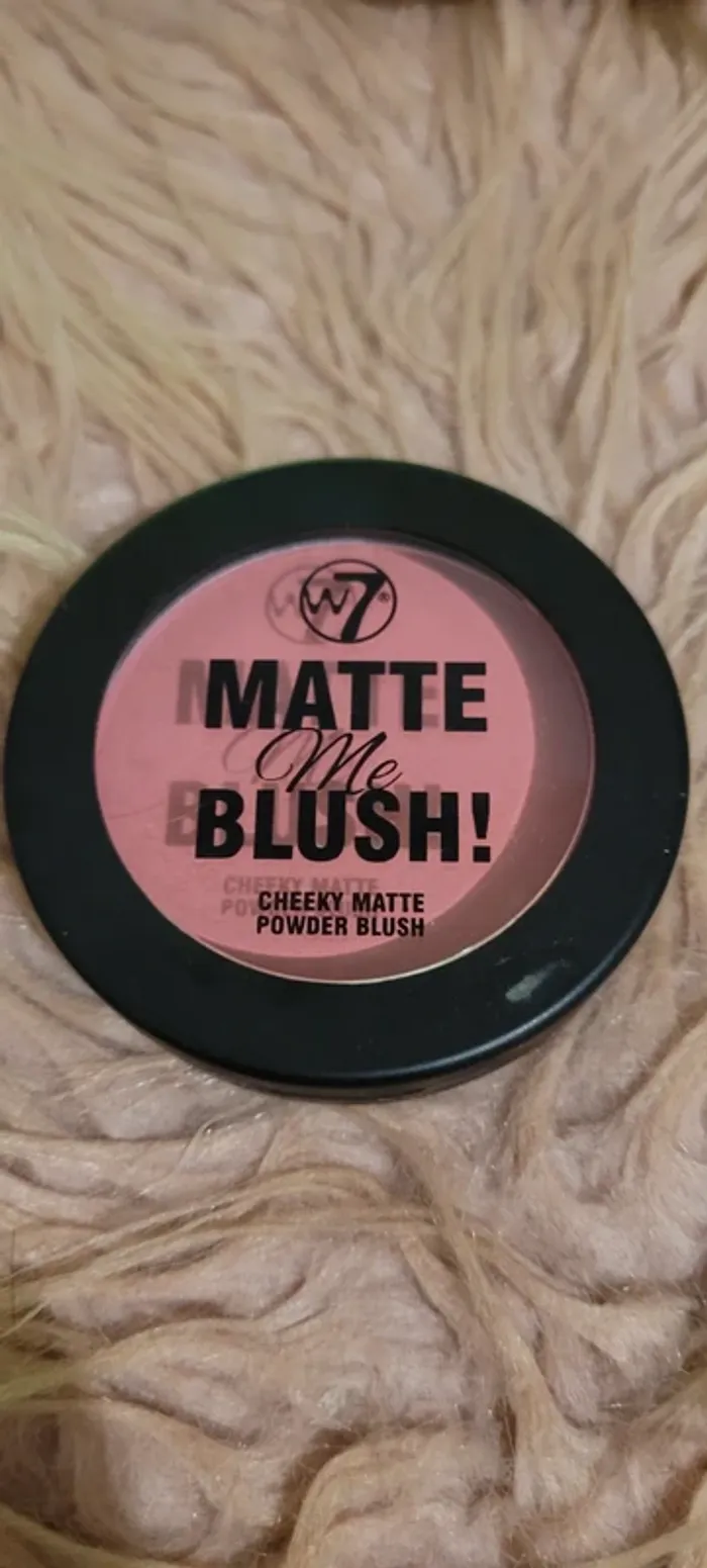 Blush w7