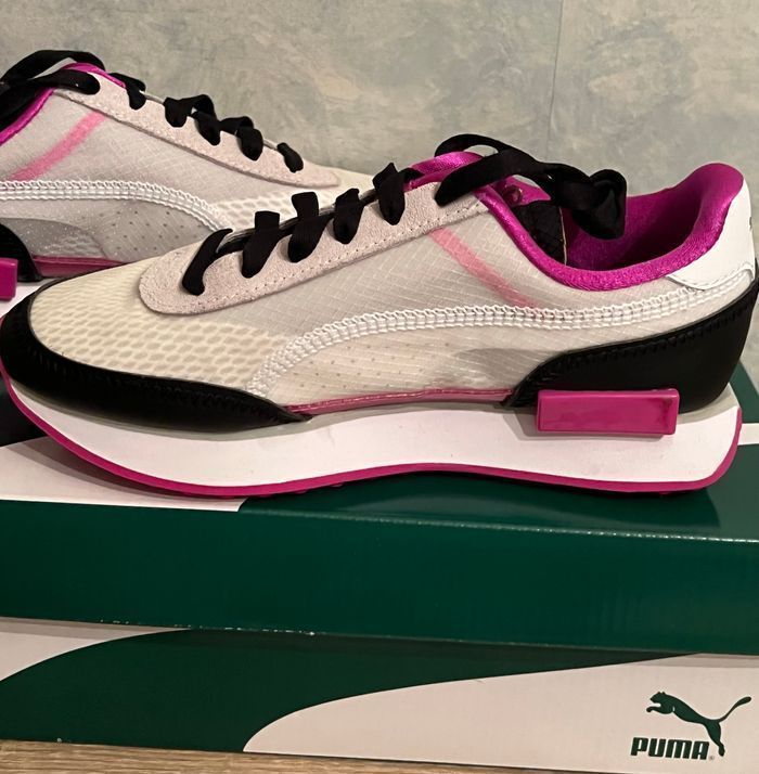 Baskets Future Rider Lumineuses  Puma pointure 35,5 - photo numéro 7
