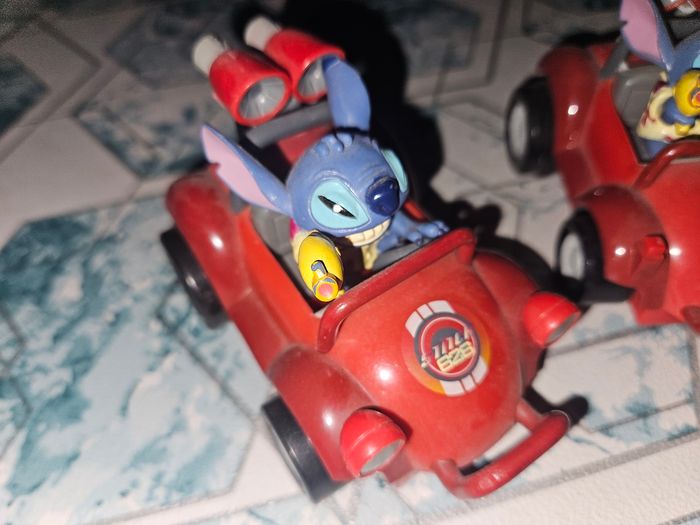 2 Voitures Stitch DISNEYLAND PARIS rouge à friction Disney Lilo et Stitch - photo numéro 3