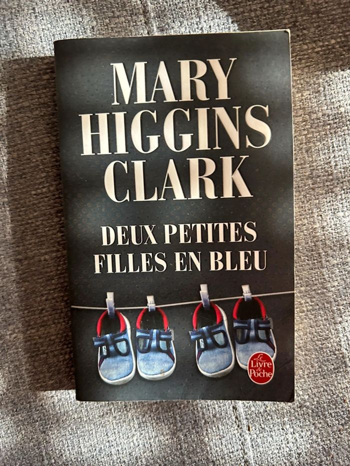 Deux petites filles en bleu