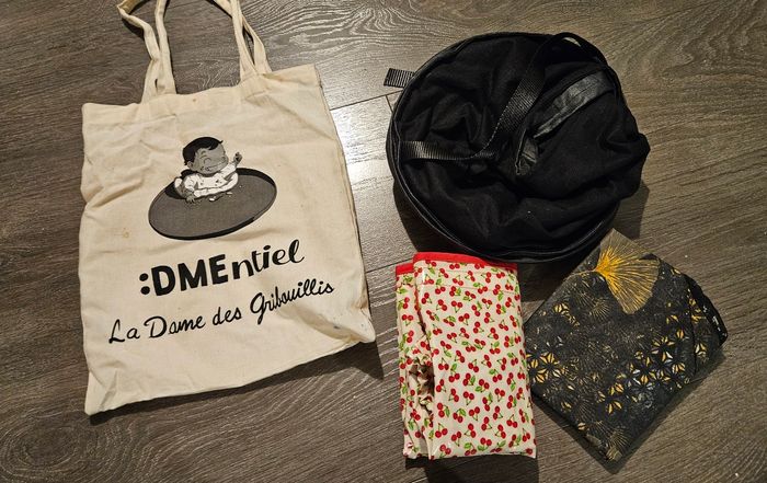 Plateau + 2 bavoirs à scratch DMEntiel - photo numéro 5