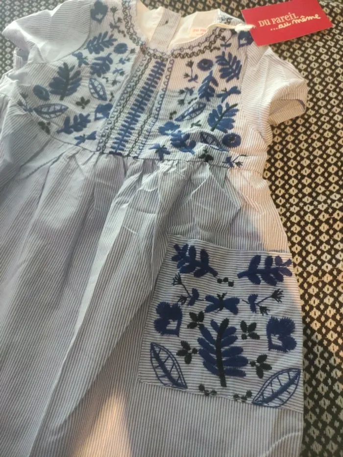 Très belle robe d'été avec broderie taille 2 ans neuf avec étiquette marque du pareil au même - photo numéro 4