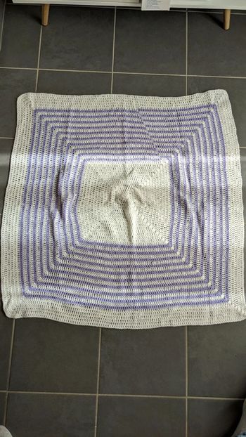 Couverture fait main tout doux blanc et violet