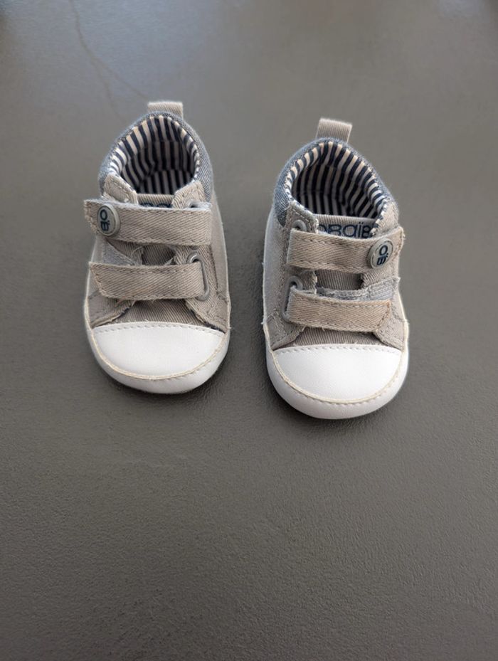 Chaussures bébé Okaïdi : Taille : 1/6 Mois