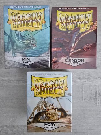 Lot de 3 paquets de 100 sleeves Dragon Shield Matte