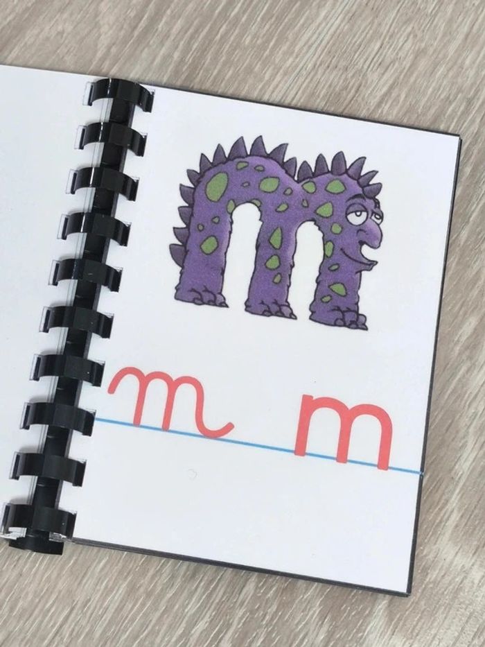 Livret relié des cartes de l'abécédaire des alphas Montessori - photo numéro 4