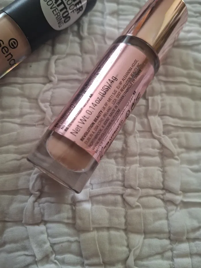 Lot de 2 anti cernes dont 1 tatoo cover Essence - photo numéro 8