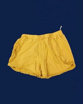 Short moutarde C&A taille 10 ans