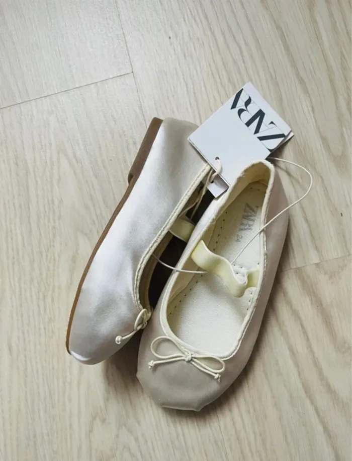 Ballerines neuve avec noeud Zara - photo numéro 3