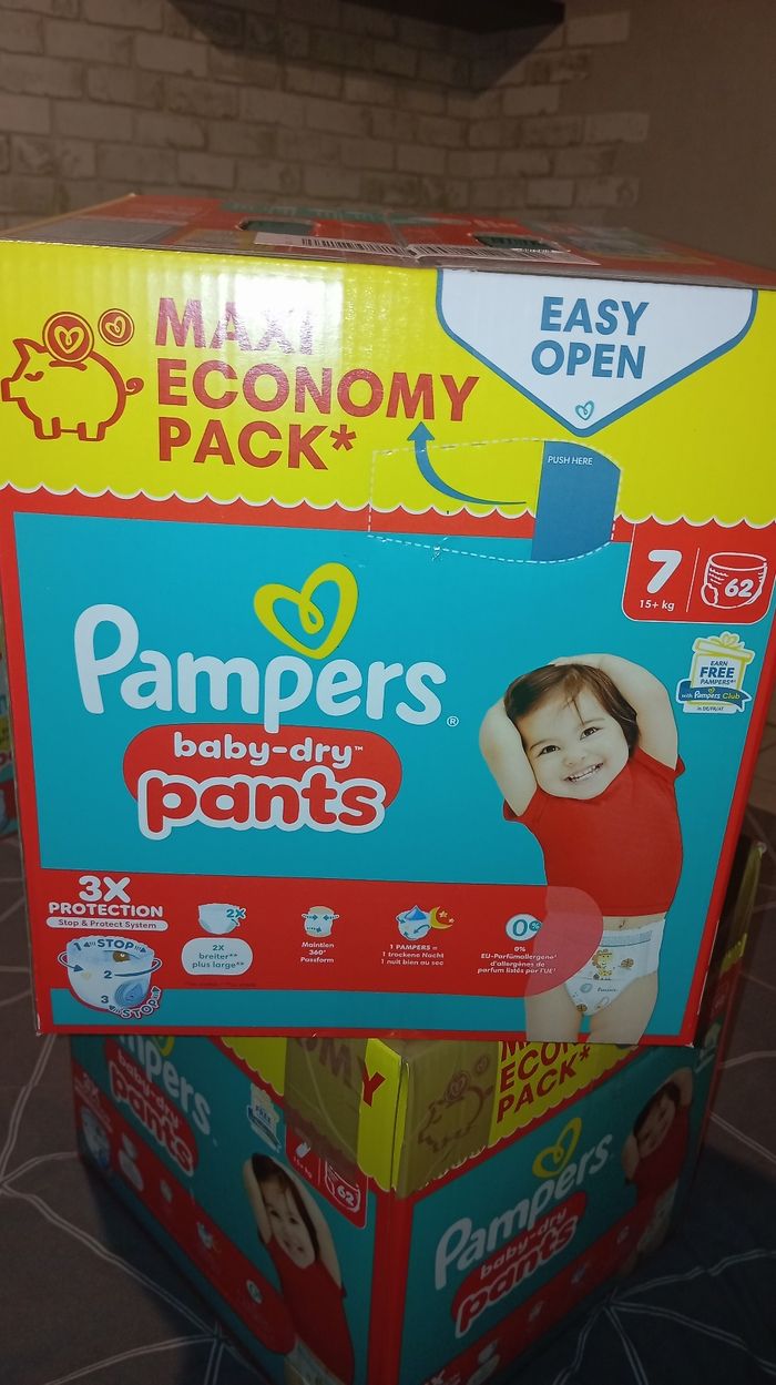 Maxi pack Pampers pants taille 7 neuf jamais ouvert