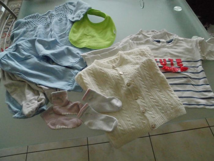 Lot de vêtements 6/9mois