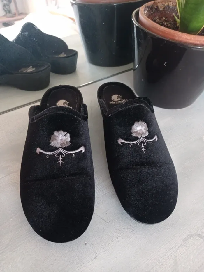 Chaussons noirs, "Soir et Matin" 38 - photo numéro 2