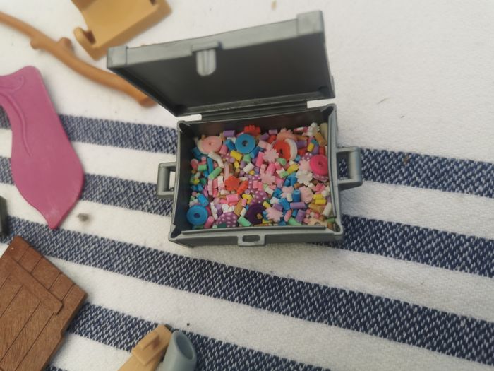 Lot d'accessoires et pièces détachées différentes Playmobil - photo numéro 3