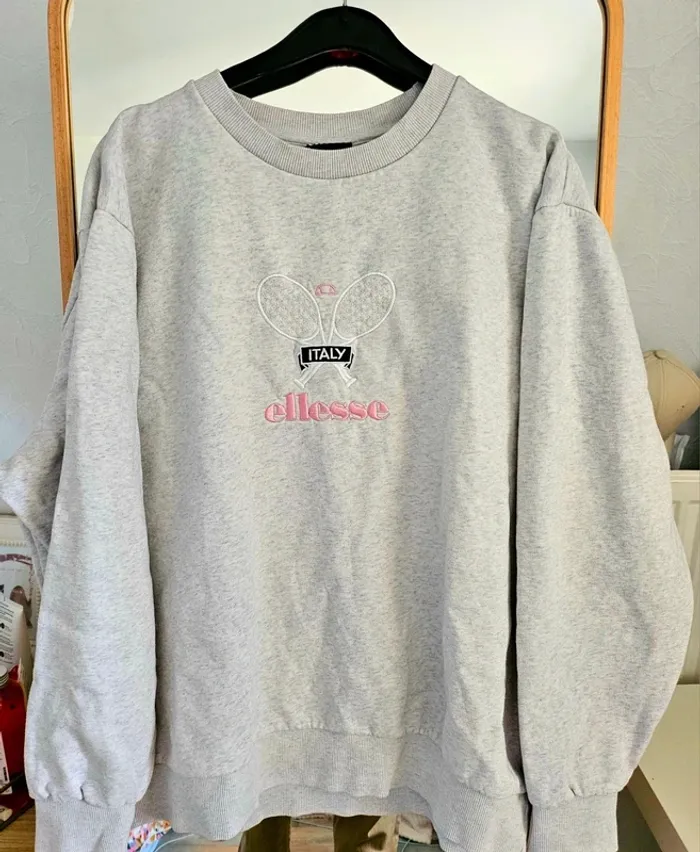 Sweat gris ellesse brodé gris chiné taille 36 bon état
