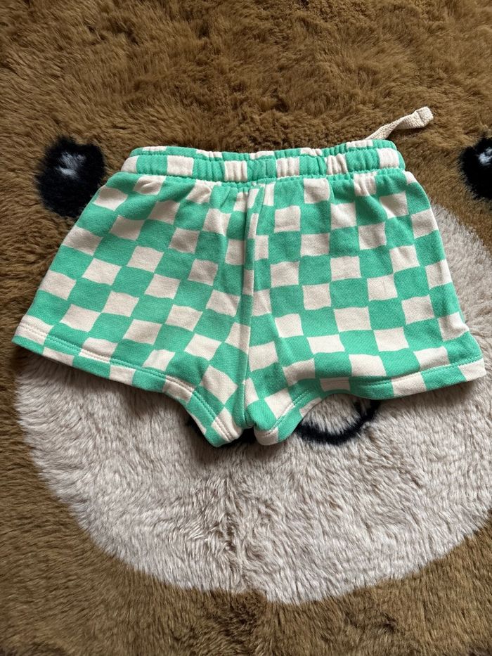 Short carreaux beige/vert KIABI t.12m - photo numéro 4