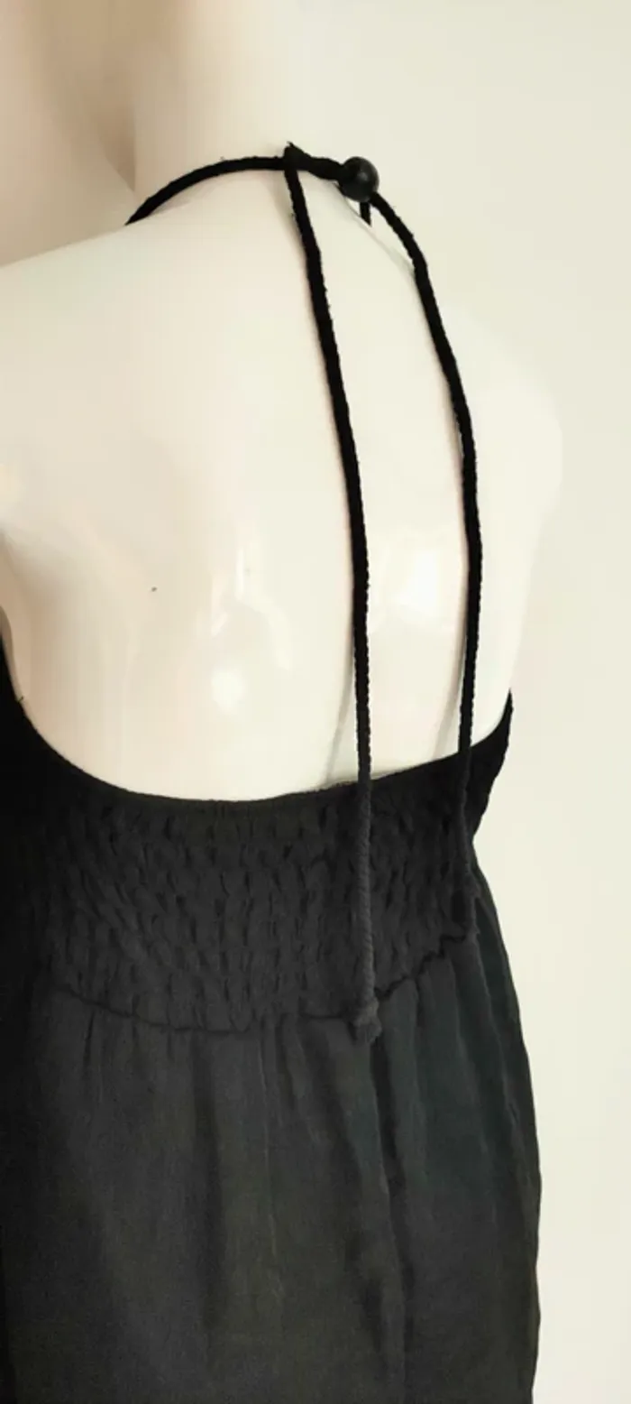 Robe noire d'été, avec plastron perlé - photo numéro 4