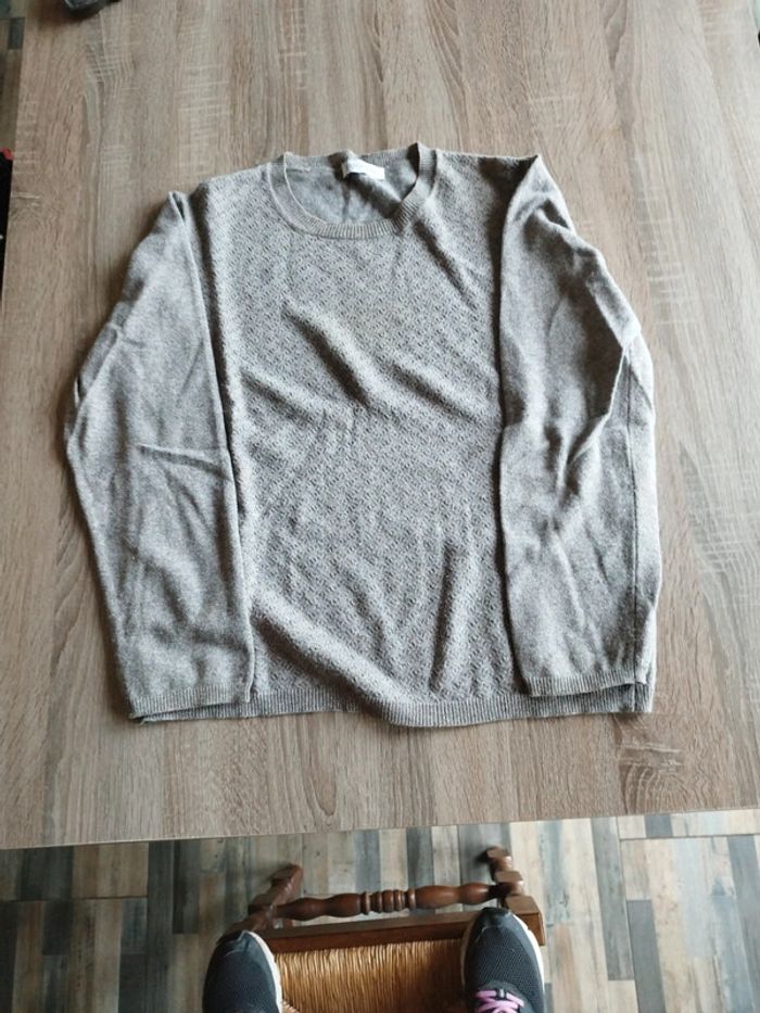 Pull gris