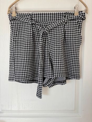 Short motif cul de poule