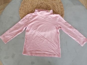 Sous pull rose, détail cœur doré, taille 4 ans.