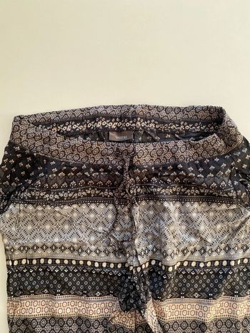 Pantalon droit et fluide à motif yessica
