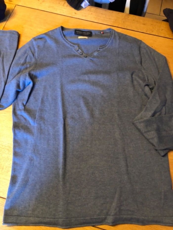 Pull fin