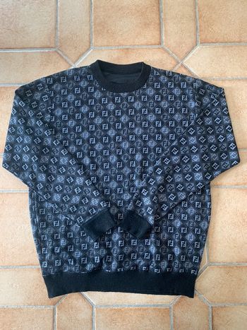 Pull col rond motif Vintage « F »