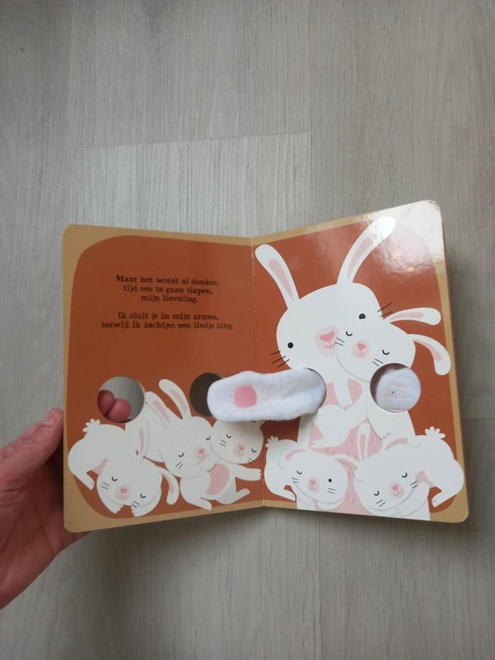 Leuk boekje knuffel me - photo numéro 3