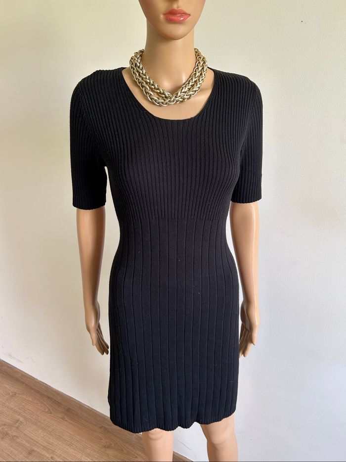 Robe pull noire à manches courtes Banana Republic taille M TBE