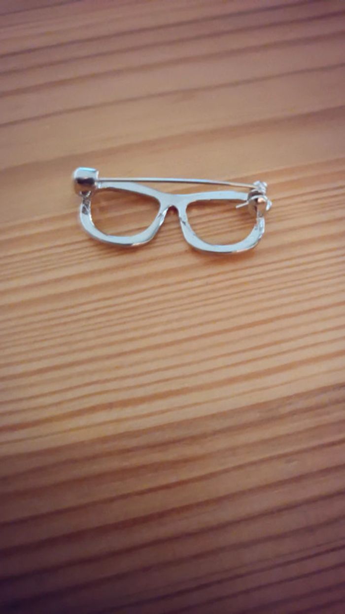 Broche lunettes argentées - photo numéro 3