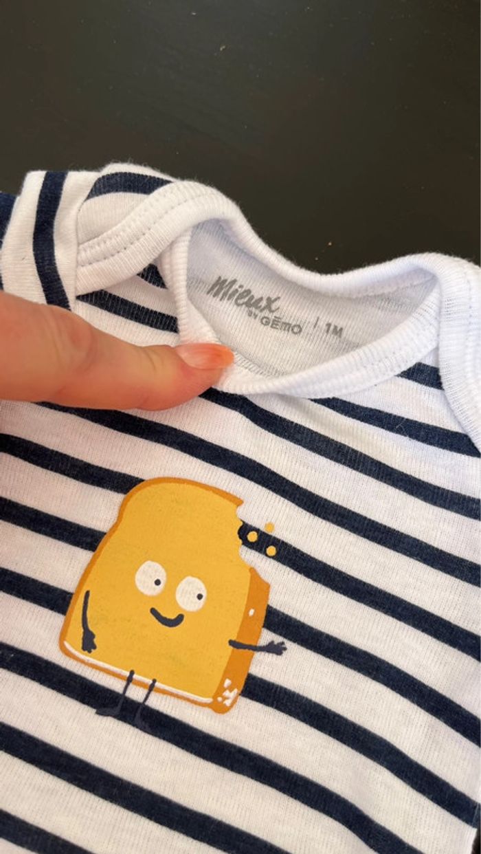 Lot de 2 bodys 1 mois - photo numéro 2