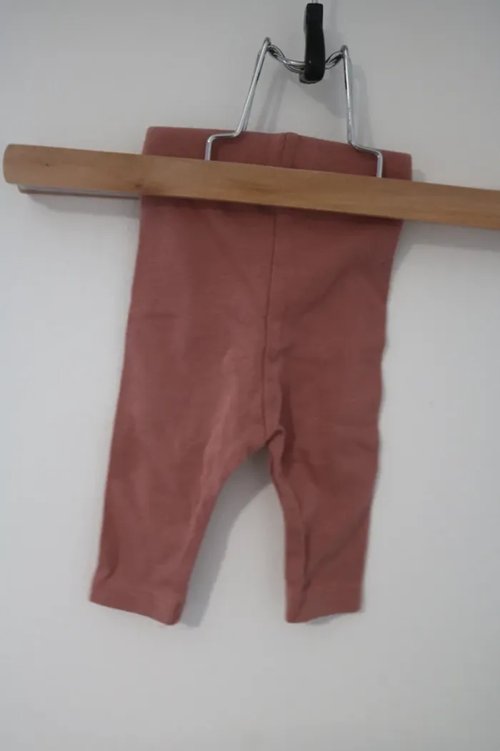 Ensemble pull Tape à l'oeil et legging Kiabi 1 mois - photo numéro 3
