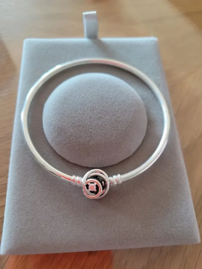 Bracelet jonc pandora argenté fleur
