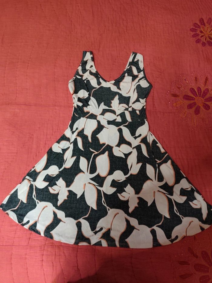 Magnifique robe d'été taille 36 ou s - photo numéro 2