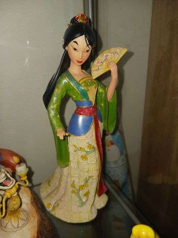 Figurine Mulan showcase