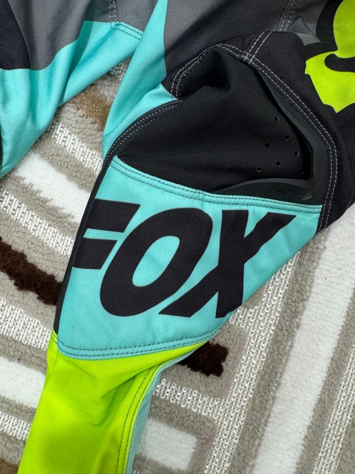 Pantalon motocross Fox Racing 180 taille 22Y bleu/gris/jaune fluo très bon état - photo numéro 7