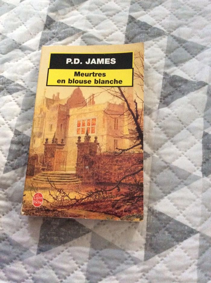 #meurtres en blouse blanche P.D James - photo numéro 2