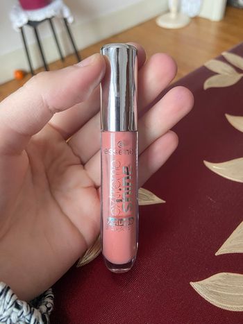 Gloss volume Essence 
