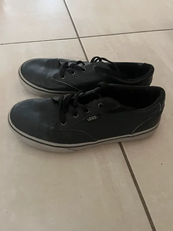 Baskets chaussures vans en cuir noir pointure 35 - photo numéro 3