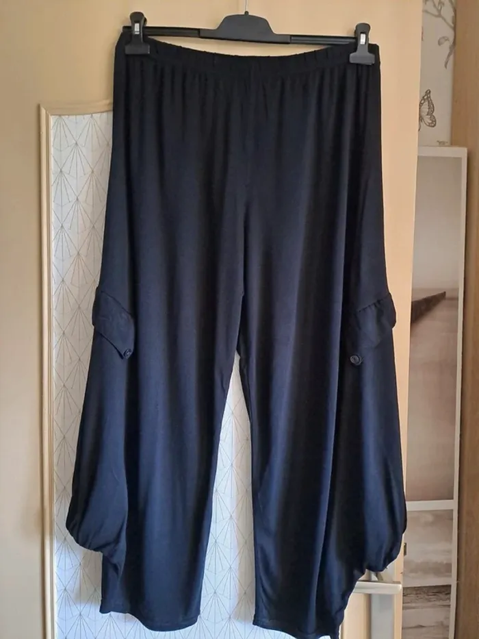 Sarouel femme noir fluide tbe taille élastique en tbe du 40/42 au 48/50 étiquette coupée