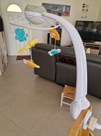 Mobile musicale avec jeu de lumieres