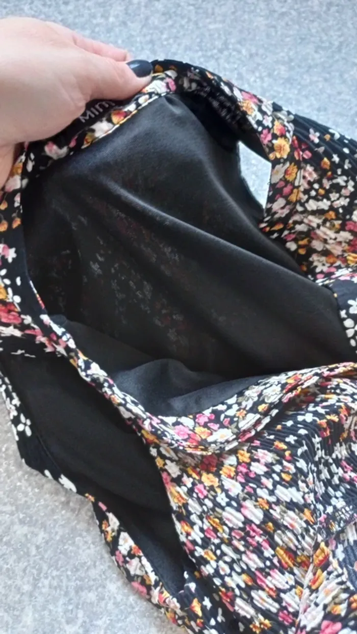 Robe 👗 neuve marque MIM
Taille S
Tissu gaufré - photo numéro 6
