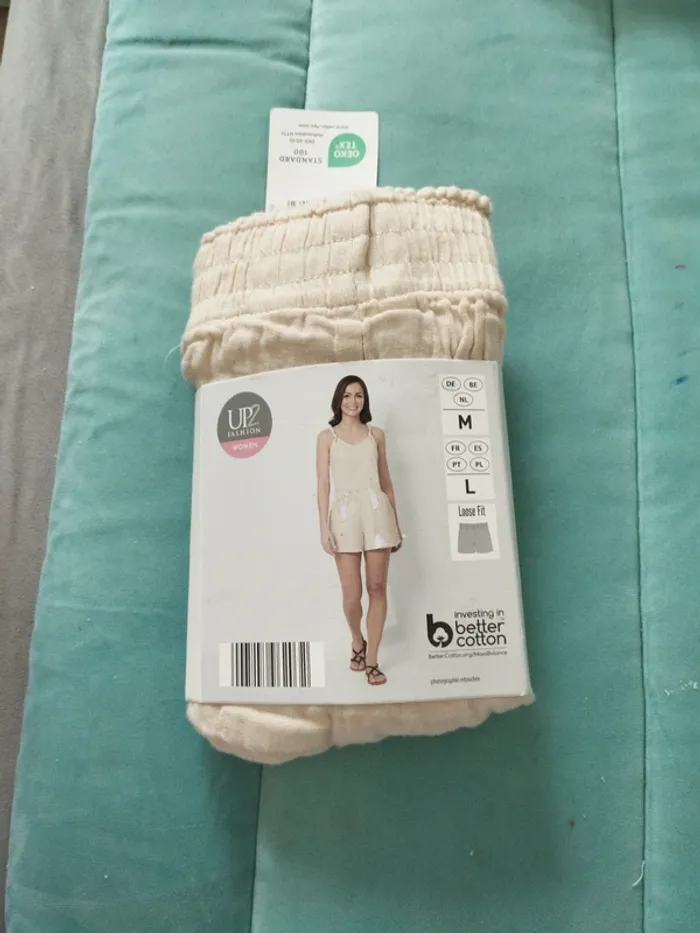 Short beige