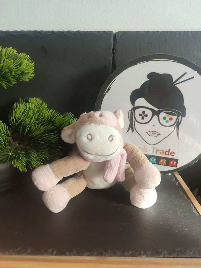 Doudou vache Lola Rosalie écharpe rose noukie's peluche marron fleur marguerite