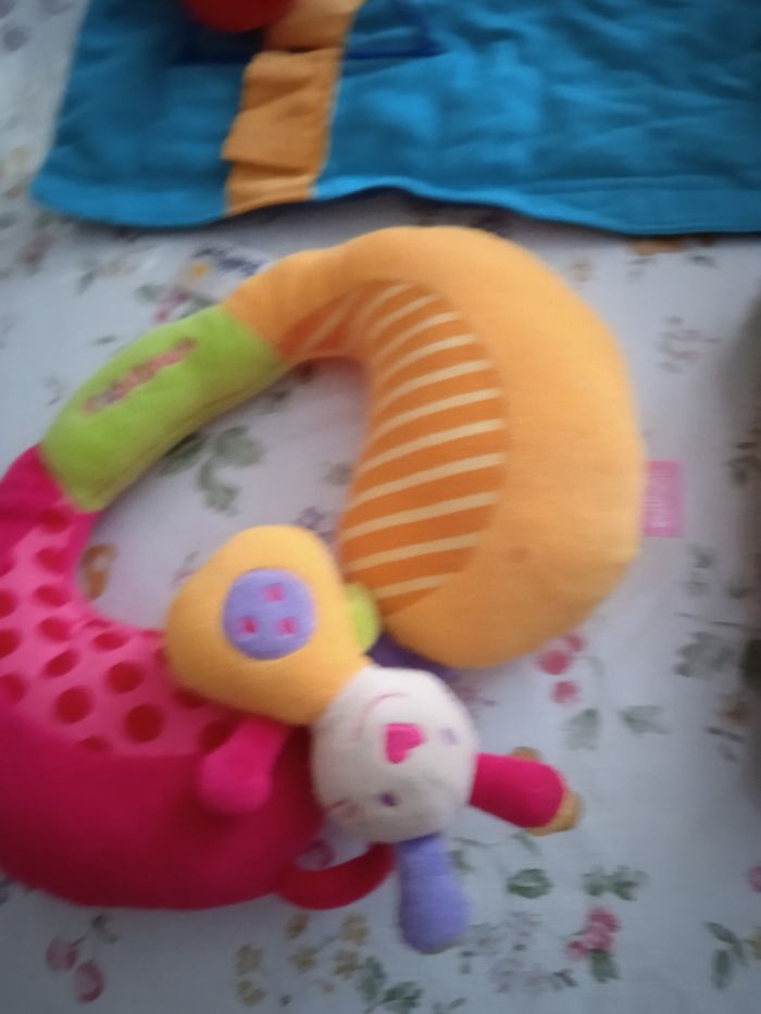 Vend trois. Jouet pour bébé - photo numéro 5