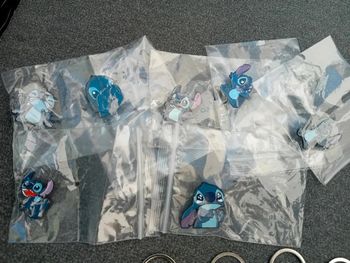 Lot de 7 pins stich neufs