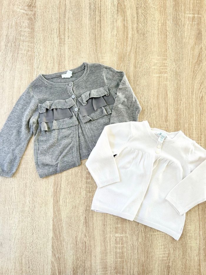 2 gilets bébé fille