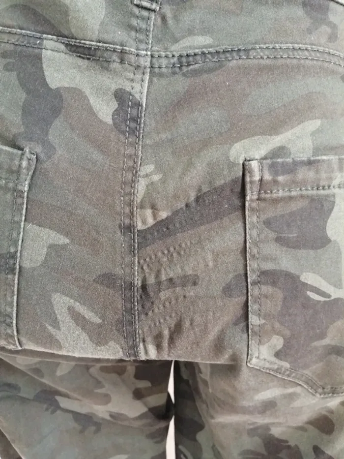 Pantalon  skinny Camouflage kaki et marron avec des lapins / jennyfer / (42) - photo numéro 7