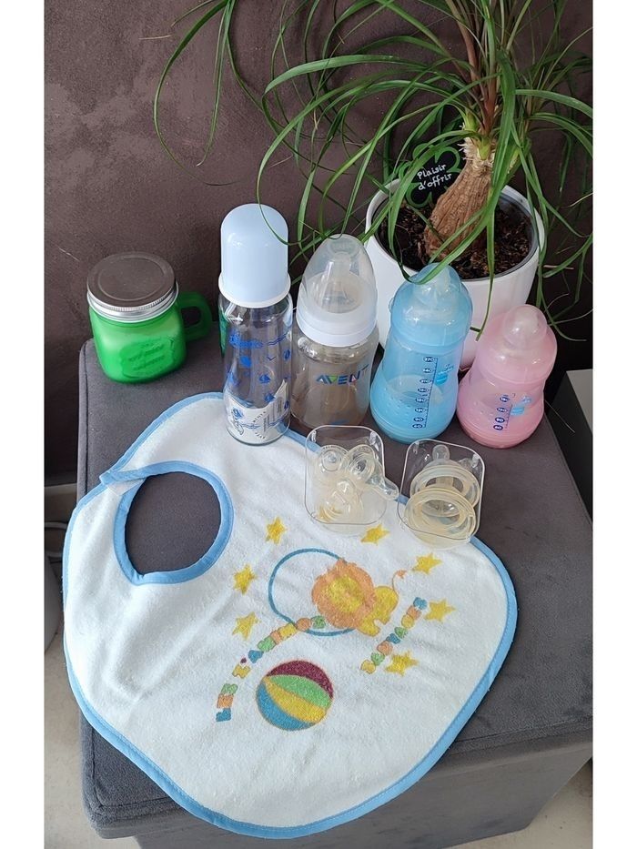 Lot biberons sans BPA+ bavoir